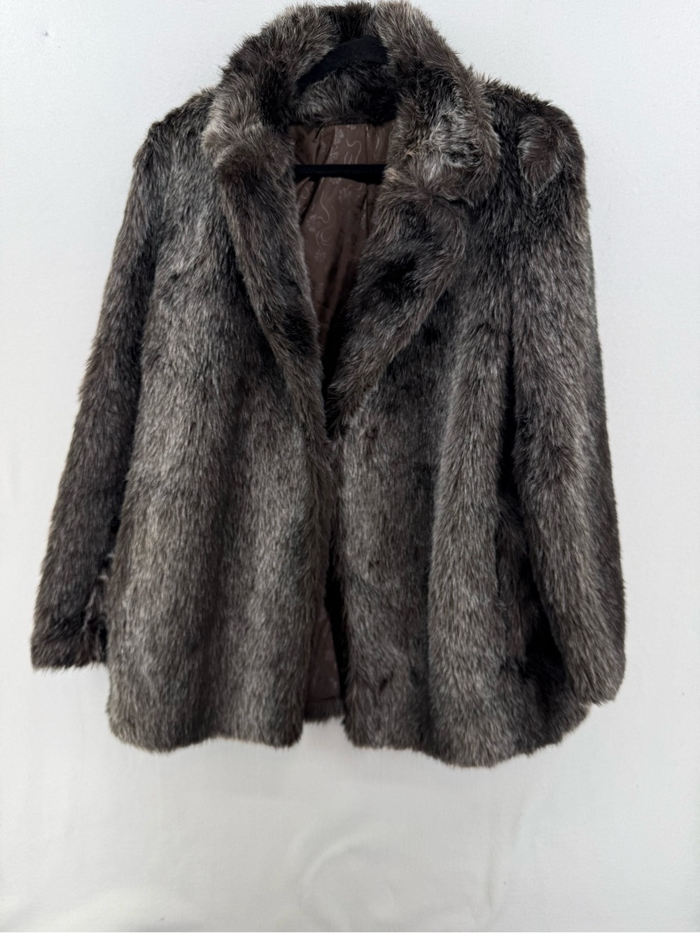 Vintage faux fur jacket— please see measurements for sizing. Made in USA